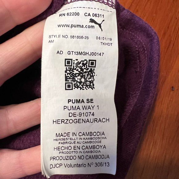 EUC Purple Puma Sweatshirt with Silver Sparkle on Sleeves Sz S - Picture 3 of 5
